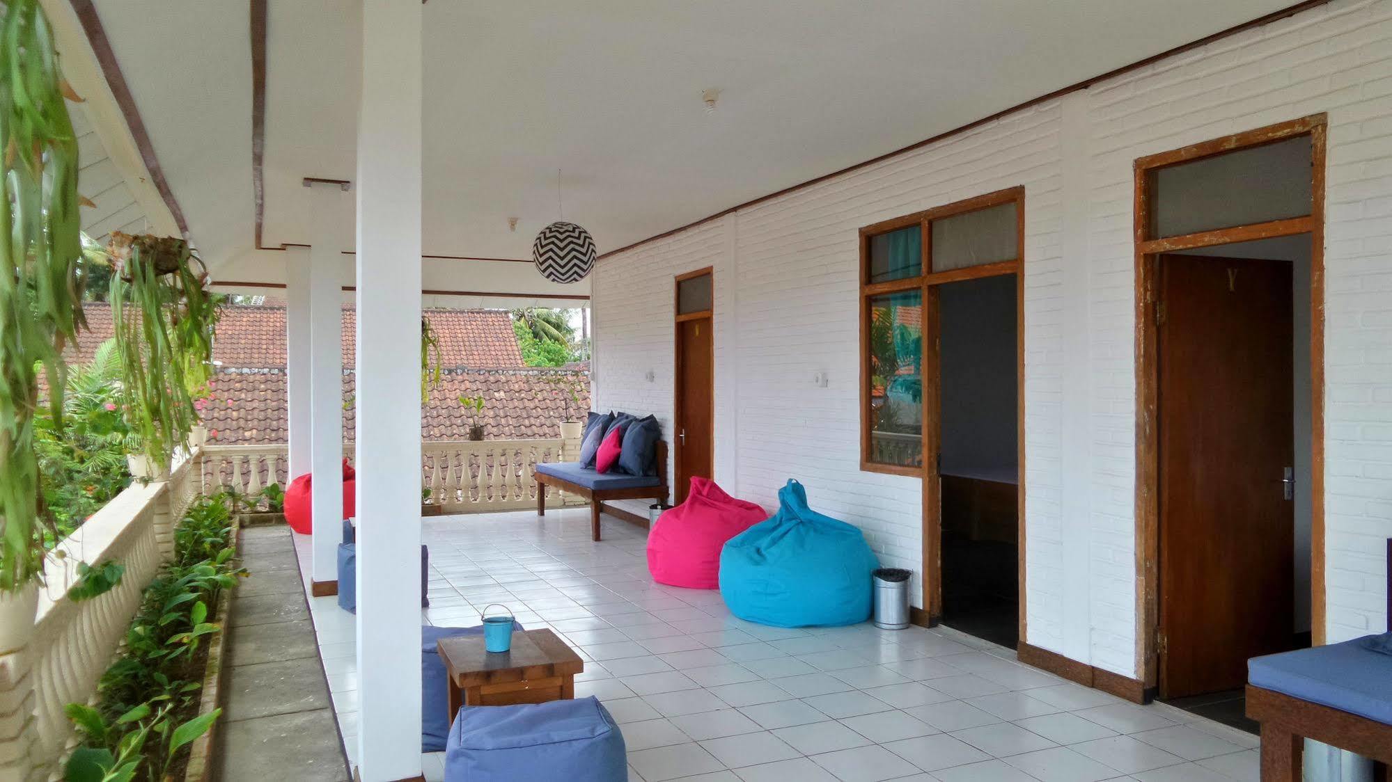 Friendly House Bali Vandrehjem Ubud Eksteriør billede