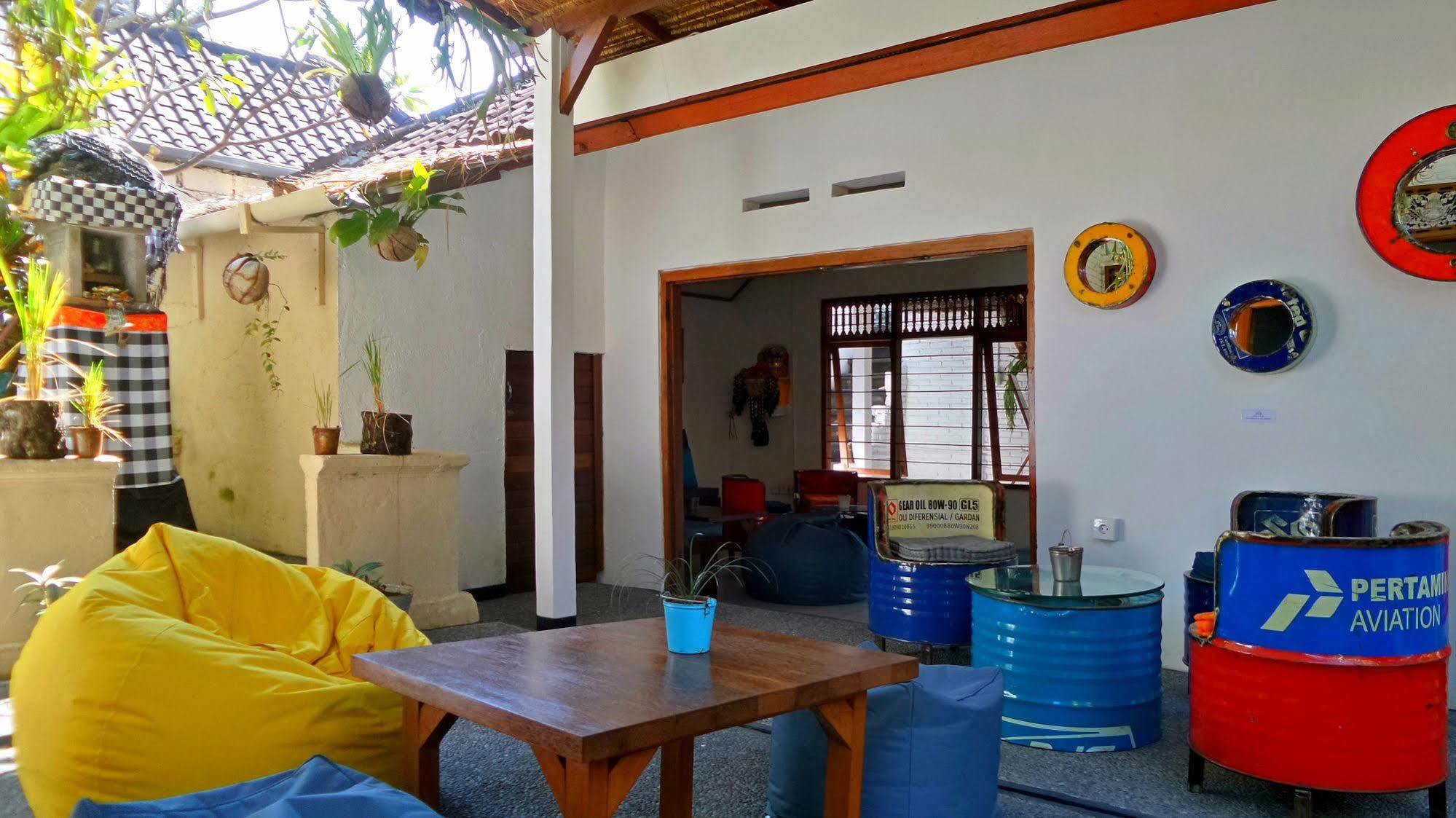 Friendly House Bali Vandrehjem Ubud Eksteriør billede