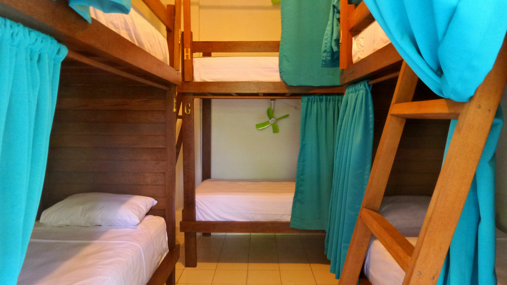 Friendly House Bali Vandrehjem Ubud Eksteriør billede